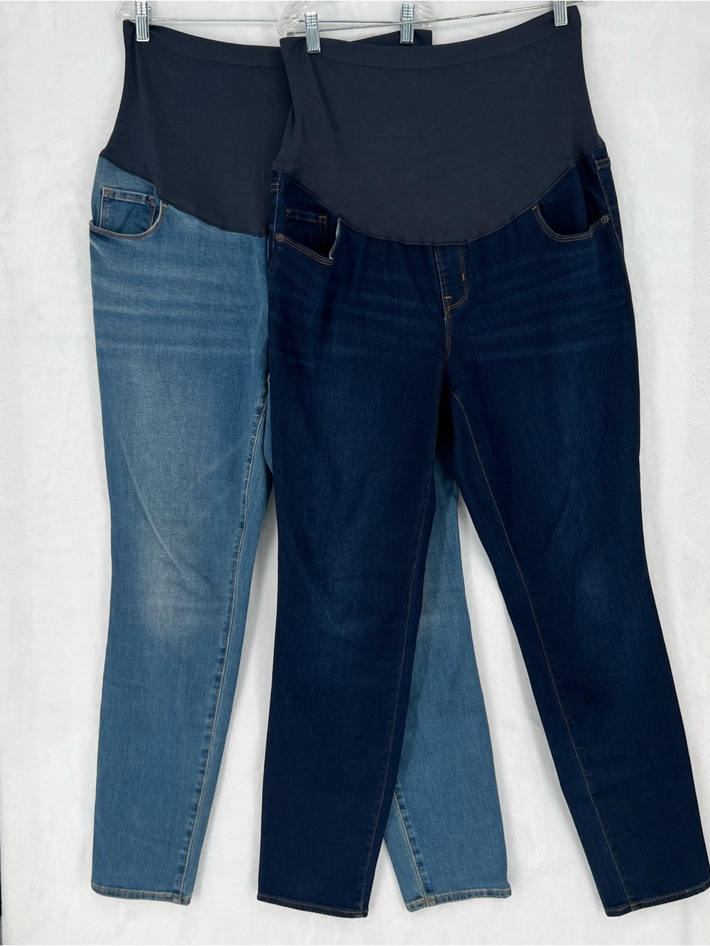 Old Navy Maternity Full Panel Skinny Jean Lot
Sz 16 Long 2 Pairs Medium And Dark